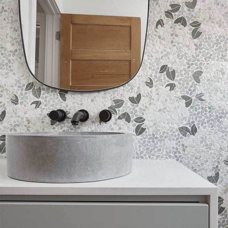 Rubinet Wall Mount Bathroom Faucet (Less Drain)
